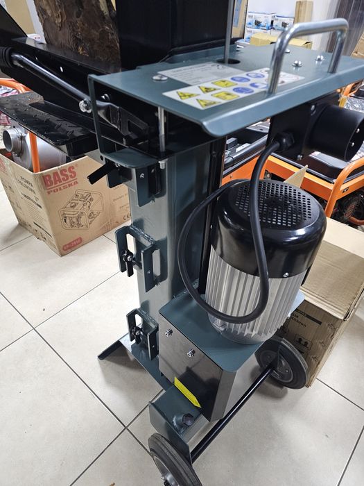 Łuparka do drewna 12T. BASS POLSKA. 5l gw.