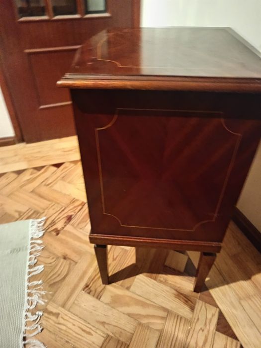 Duas mesas de cabeceira Estilo D.Maria