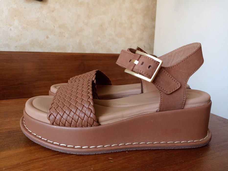 Весільні коричневі плетені босоніжки на платформі Clarks 40 р_25,5 см