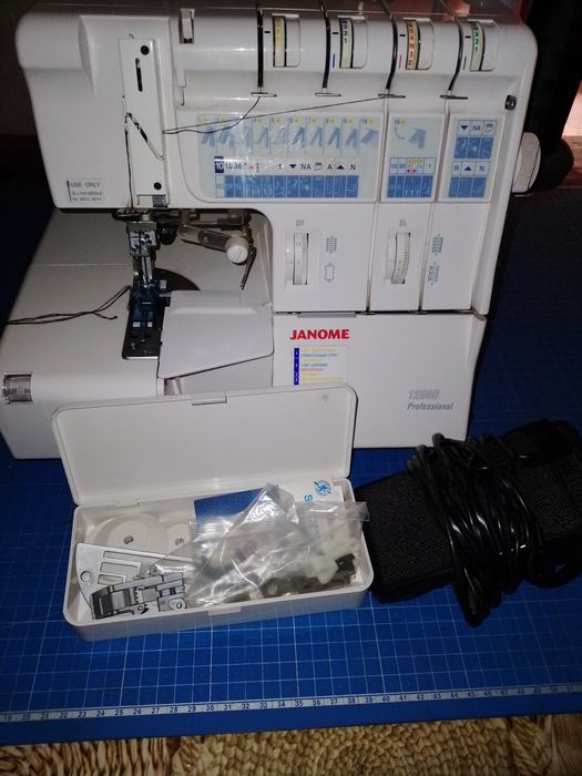 Оверлок коверлок распошивалка Janome 1200D Professional