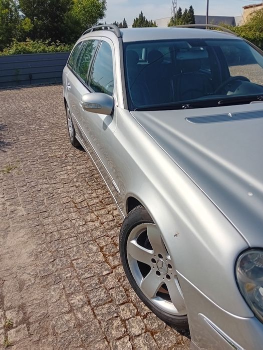 Mercedes e 220 2004