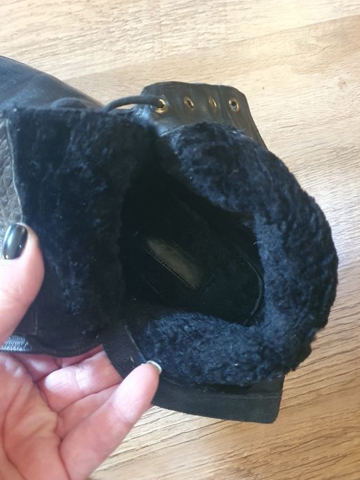 Продам ботинки зимние