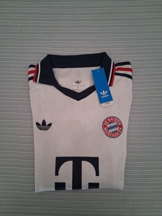 Camisola futebol FC Bayern nova