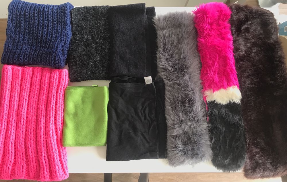 Vários Cachecóis/ Pêlos/ Golas/ Lenços/ Echarpes de modelos diferentes