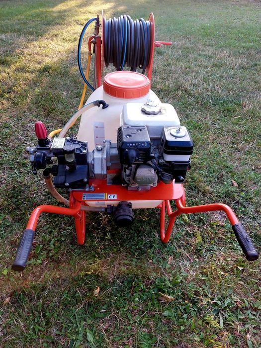 Opryskiwacz spalinowy Triunfo SH 100/40 Honda GX160 100L – 40 bar – zwijacz