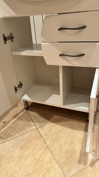 Тумбочка до ванної