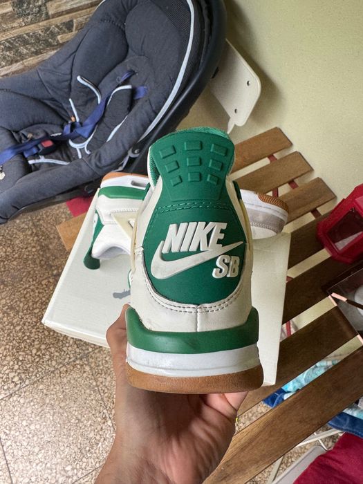 Jordan 4 “SB” green