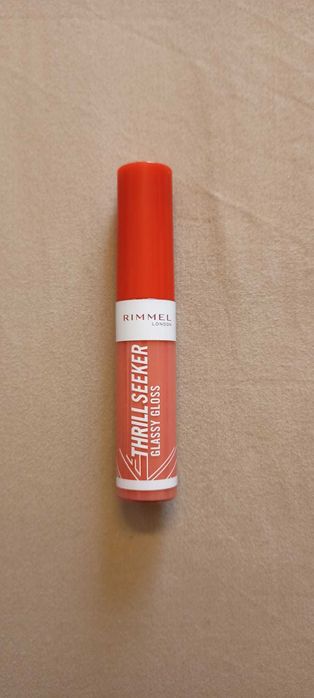 Błyszczyk Rimmel Glassy Gloss Thrill Seeker nowy 500 pine to the apple