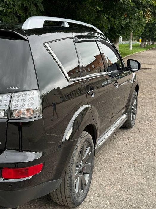 Mitsubishi outlander XL