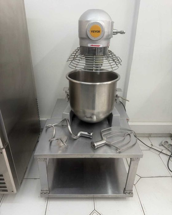Batedeira Elétrica 30L. VEVOR. Batedeira de Bancada 1100W.