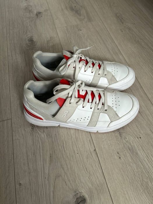 On the Roger Clubhouse White Grey Red 43