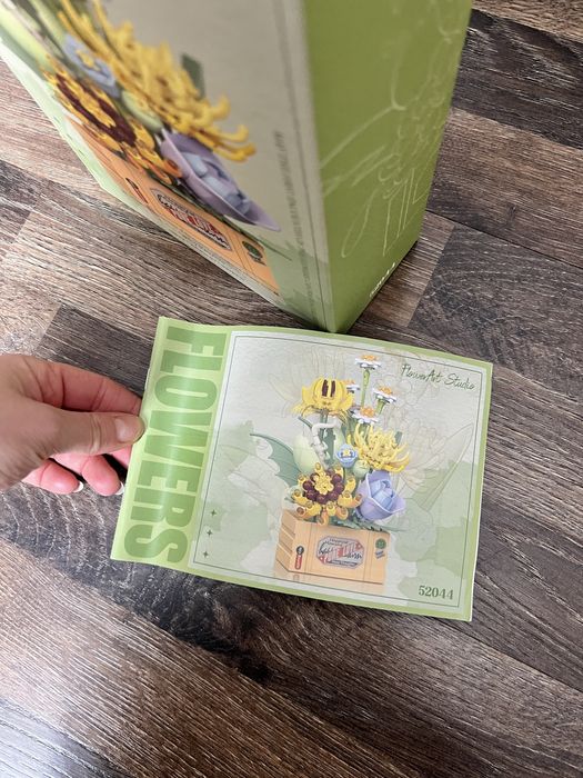 Іграшки,конструктор flowers.