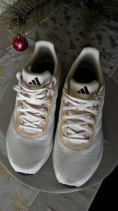 Оригинальные кроссовки Adidas