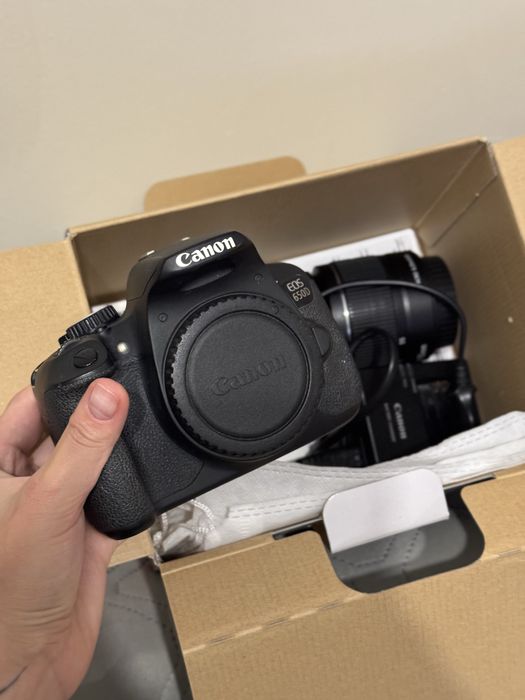 Canon EOS 650D kit (18-55mm) DC EF-S