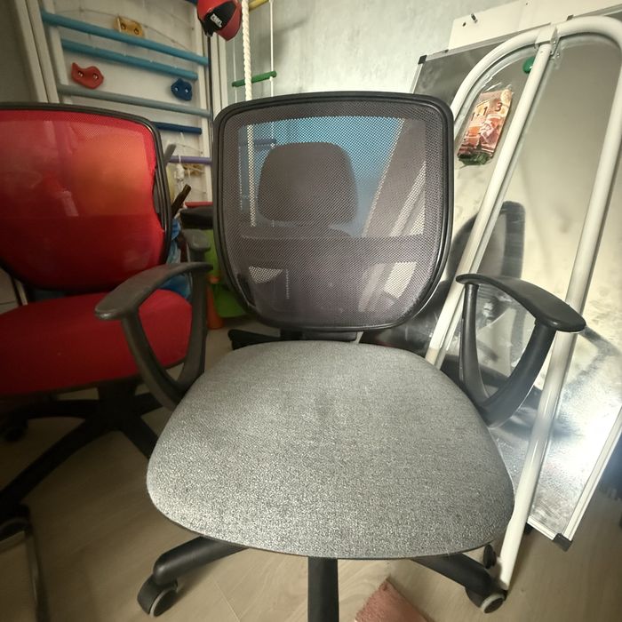 Стільці офісні б/у