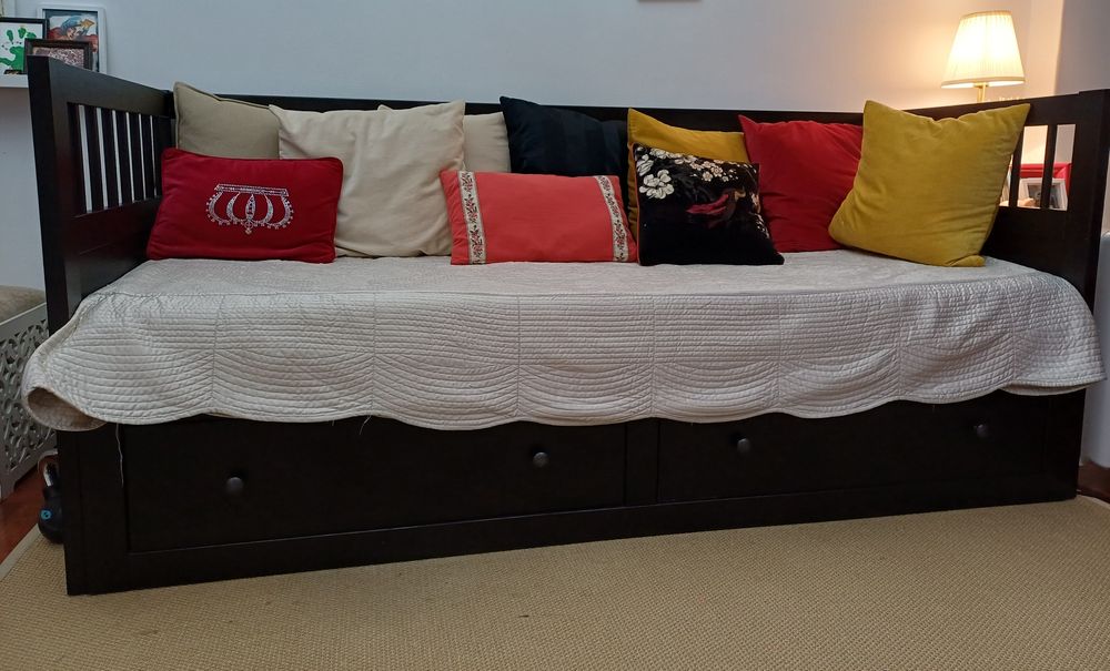 Sofá Cama Ikea com 2 gavetões