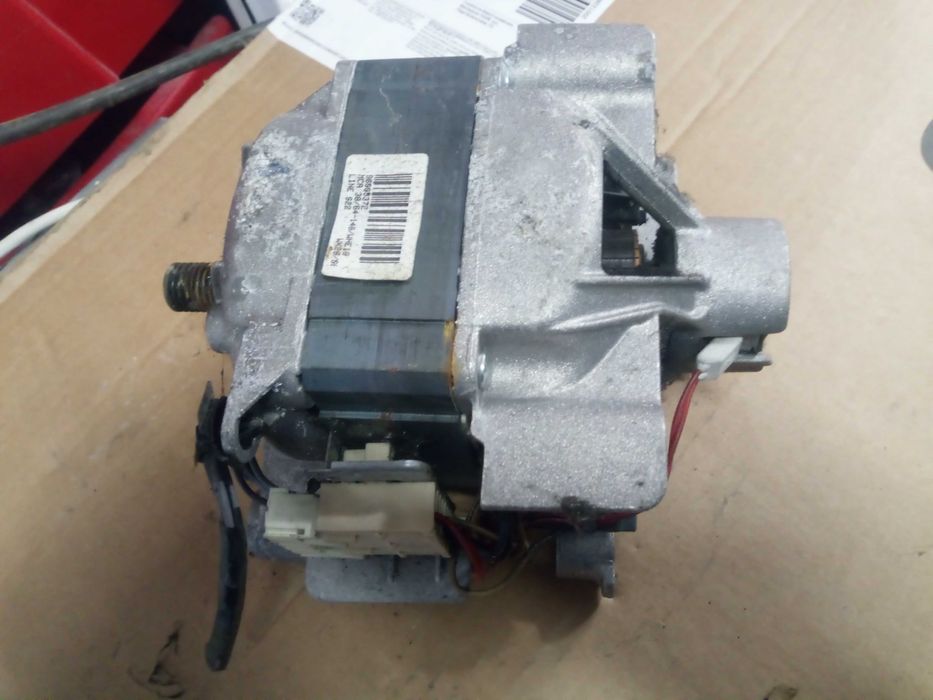 Silnik napędowy pralki Whirlpool MCA 38/64-148/WHE 19 1,7A 380W