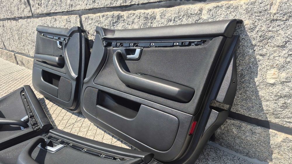 »Quartelas/ Forras das portas AUDI A4 B6-B7 (8E)2000-2008 - SLINE ORIGINAIS em excelente estado* - PRETAS!