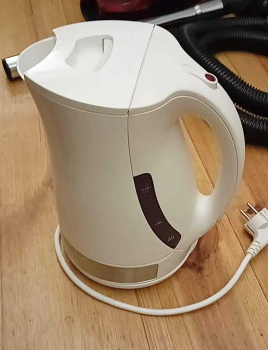 Chaleira Eléctrica Branca