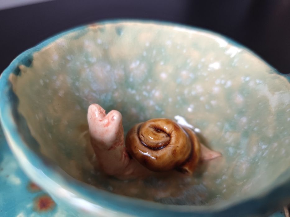 Filiżanka na nóżkach ze ślimakiem i spodkiem handmade