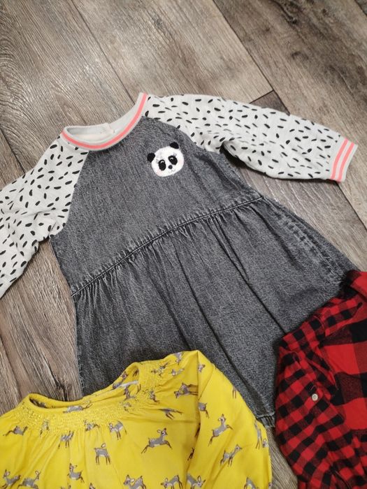 Сукні на дівчинку 2-3 роки червона в клітинку довше. Ціна вказана за 3