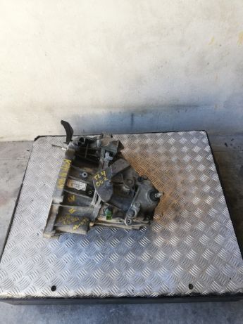 Caixa de 6 velocidades Renault Clio 3 1.5dci 06-2012 ref: TL4 A 002
