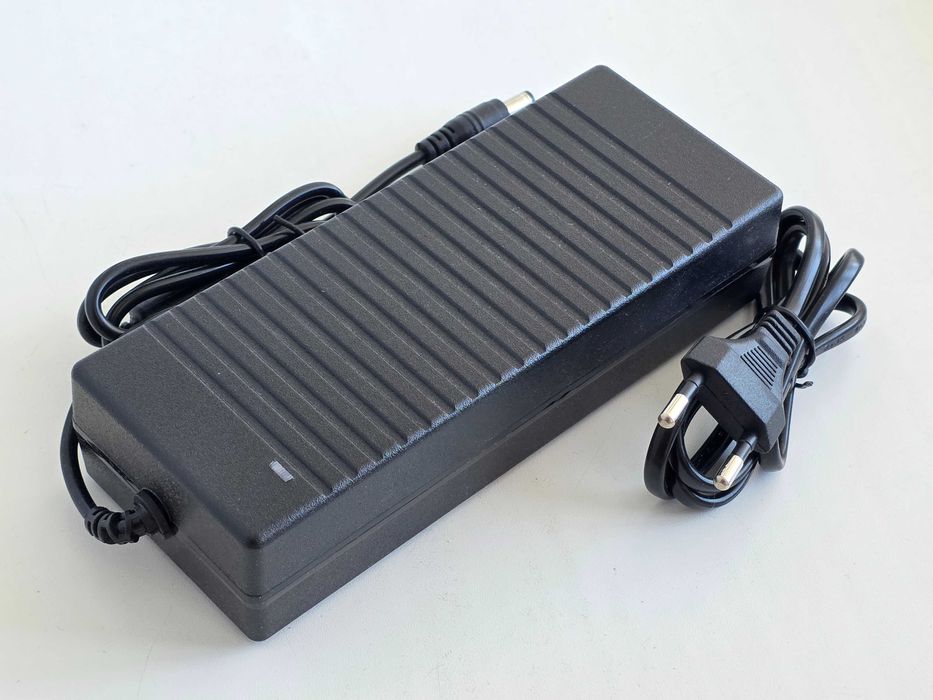 Блок живлення ToolkitRC ADP100 100W 20.0V