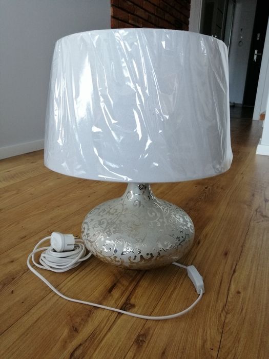 Lampka pokojowa.