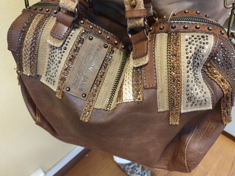 Mala castanha alça em pele