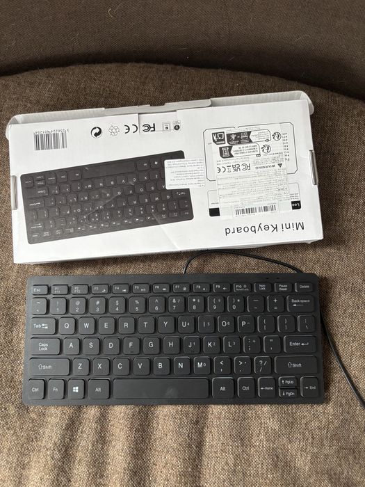 Портативная Slim-клавиатура "TravelKey Pro"