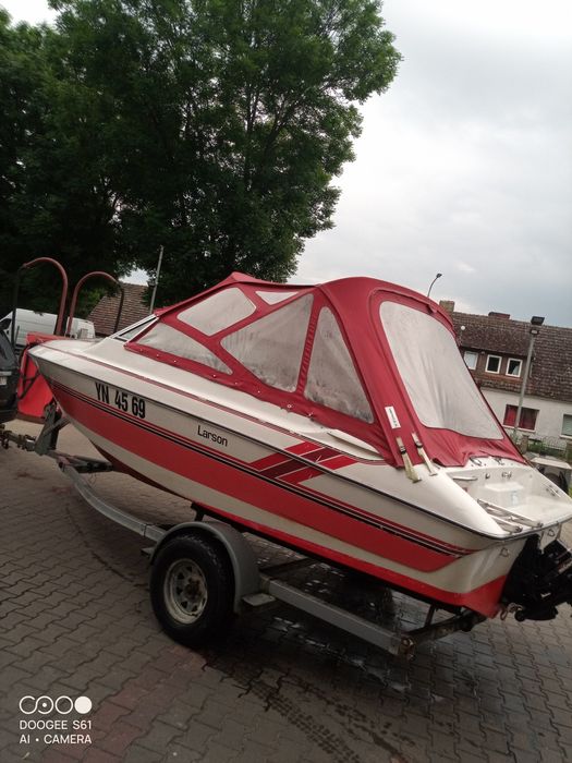 Zarezerwowana łódź Larson boot cabina mercruizer