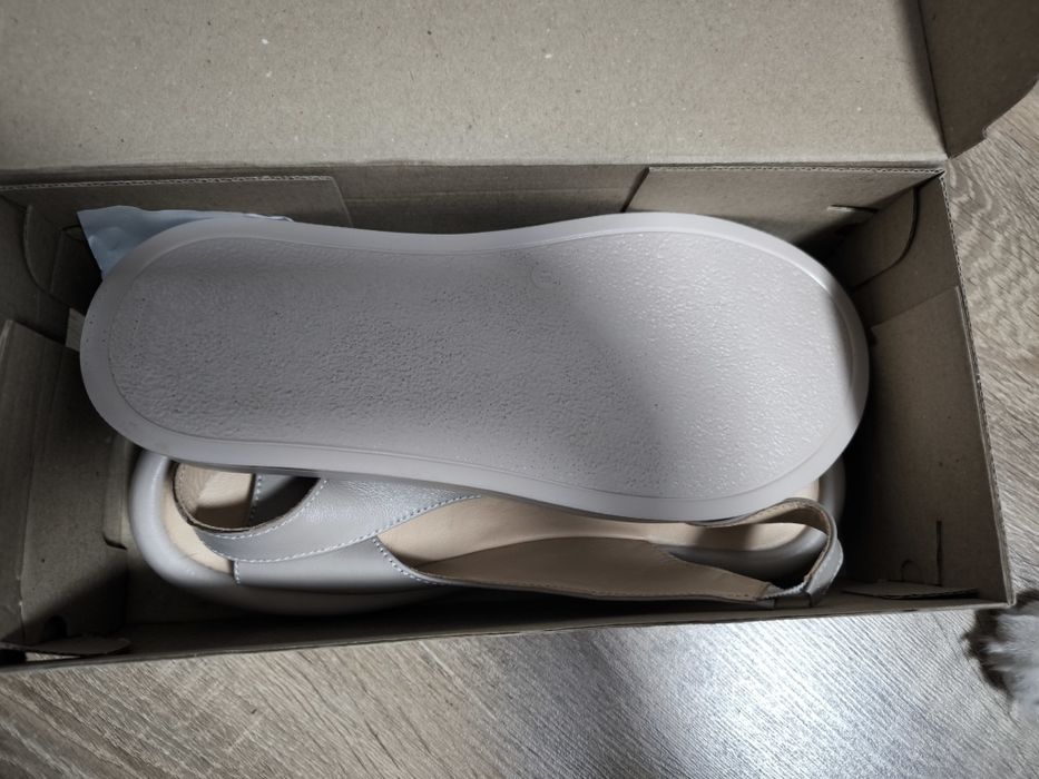 Босоніжки жіночі