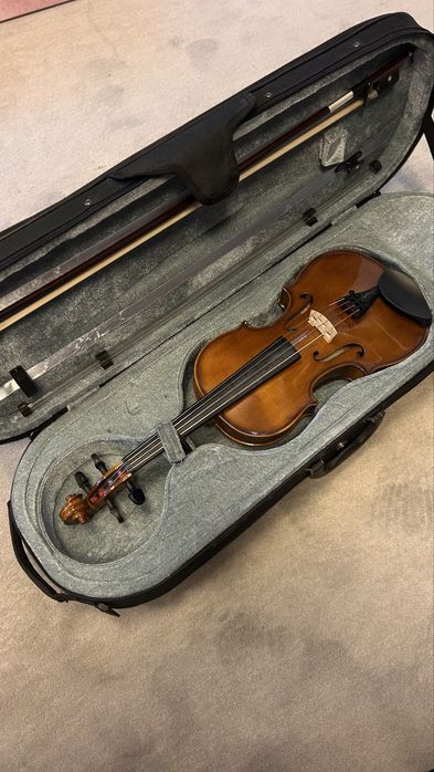 Viola de arco como nova