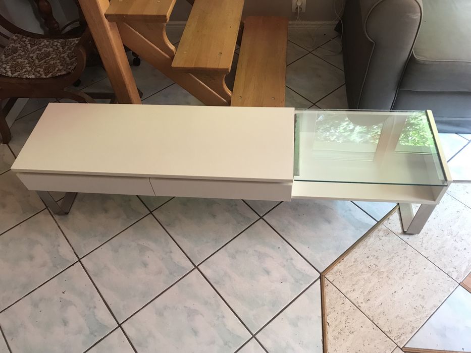 Szafka / komoda RTV Svalöv z Ikea, półmat, biała