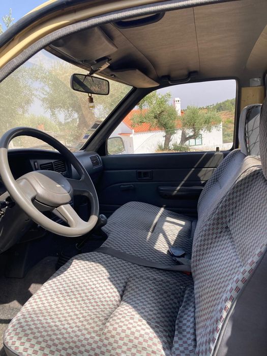 Toyota Hilux 136.000km comprovados.