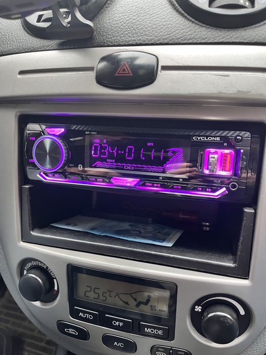 Авто магнитола Cyclone mp-1063