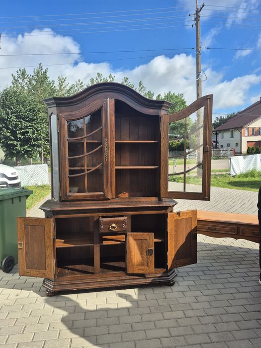 Zestaw mebli do jadalni komoda i kredens