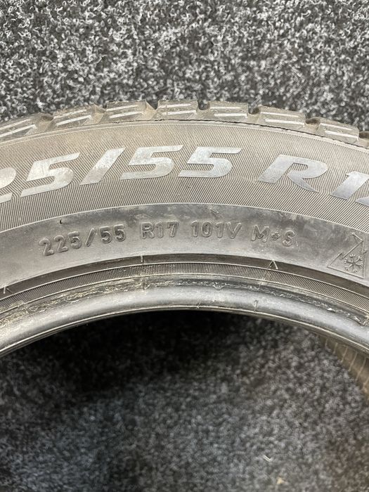 Продам Б/У шини Pirelli 225/55R17 SottoZero 3