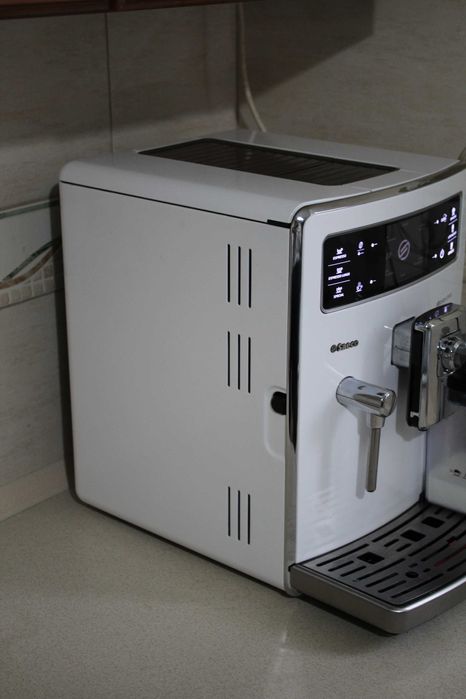 BIAŁY LUX ekspres SAECO XELSIS EVO lcd menu pl dotyk po serwisie gwara