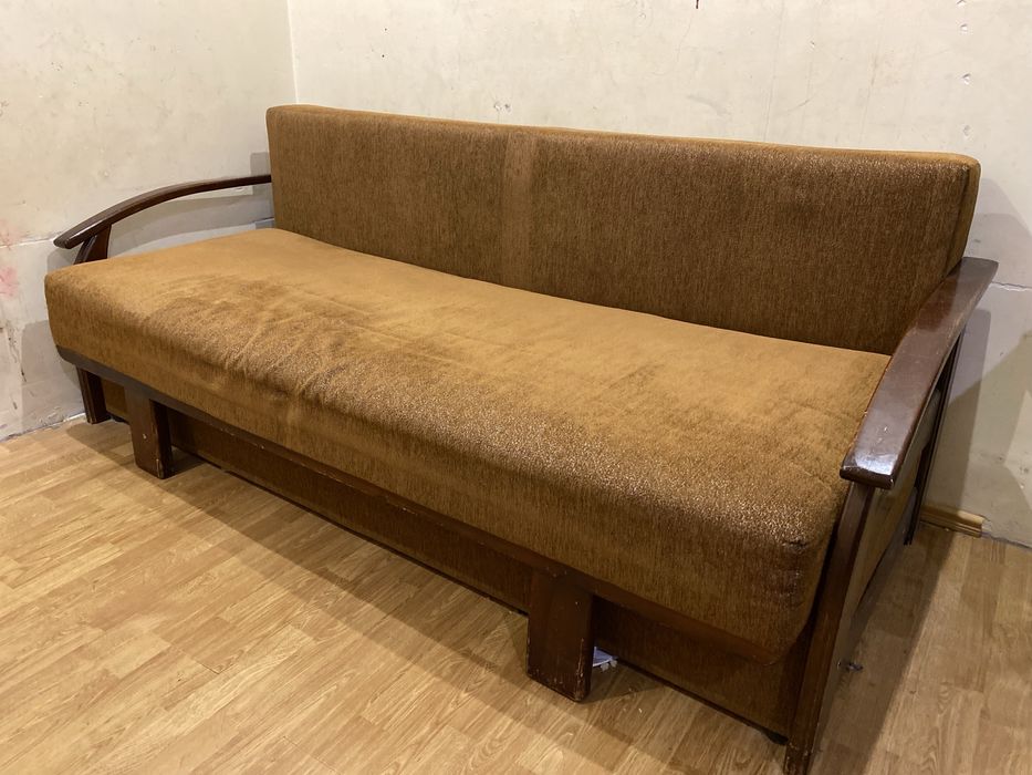 Продам диван в хорошому стані