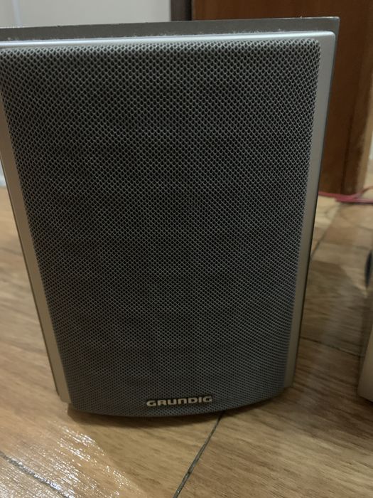 Aparelhagem  GRUNDIG com duas colunas