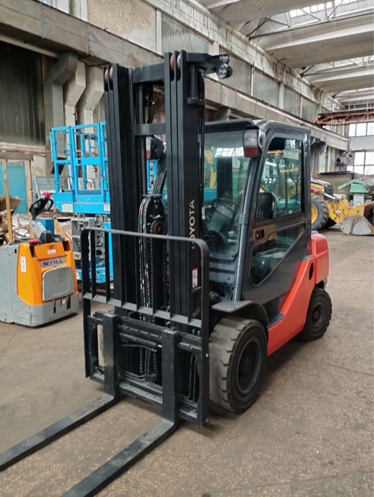 Навантажувач вилковий TOYOYA 8FGF30, 2018року.