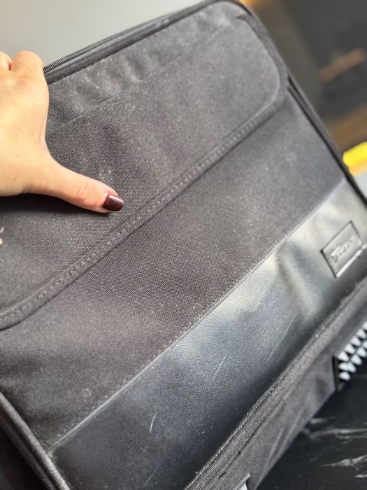 Ідеальний стан Сумка для ноутбуку чорна супер містка і надійна