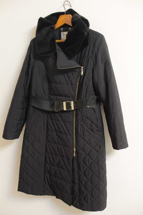женское стеганое черное пальто с поясом