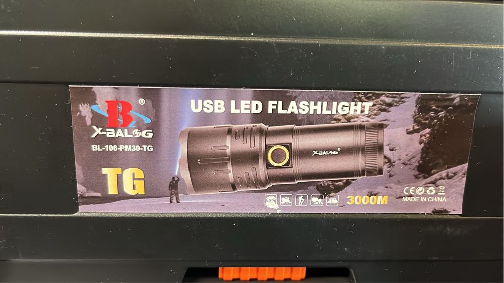 Lanterna de mão 2000 metros