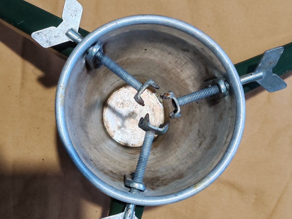 Підставка-тримач для ялинки.