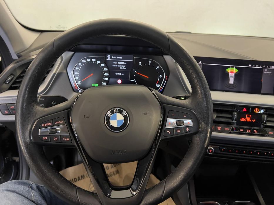 BMW 116 d Advantage - Cx Automática / LEDs