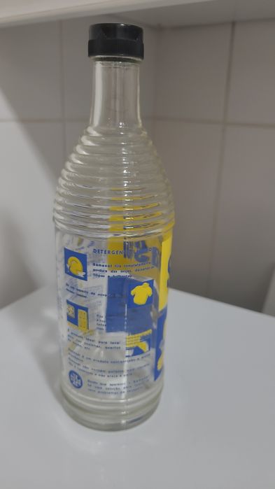 Antiga garrafa de vidro pirogravada de detergente Super Sonasol