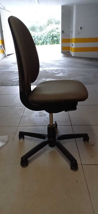 Mesa e Cadeira de escritório