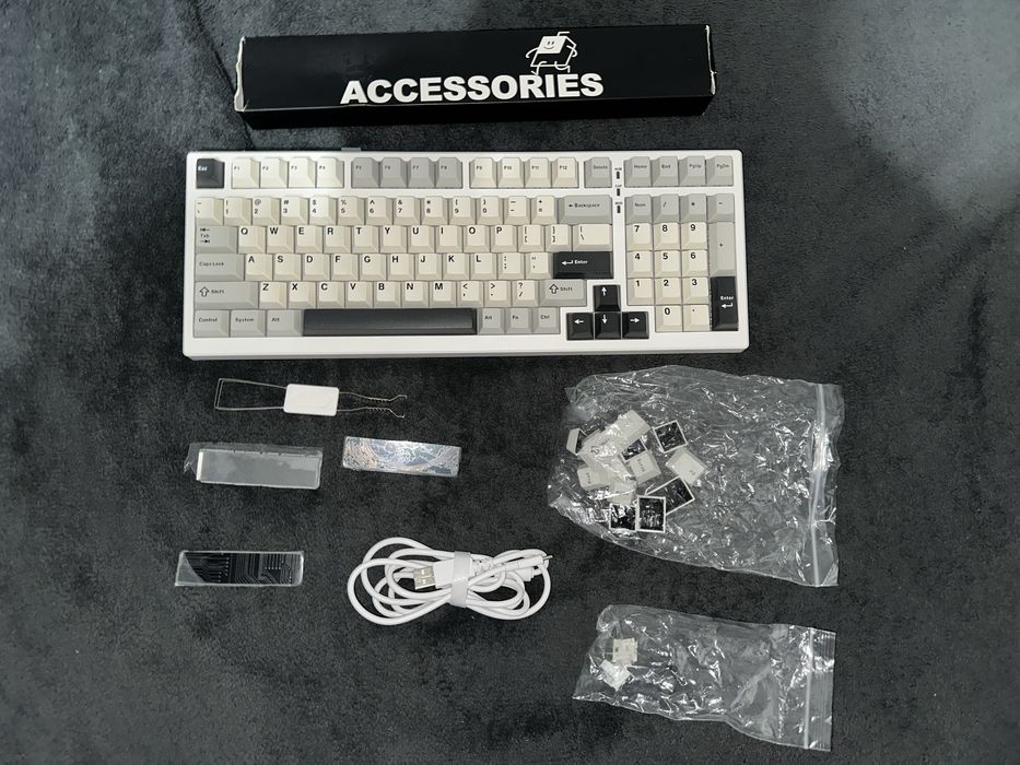 Продаю!! Клавіатуру YUNZII YZ98 WHITE в ідеальному стані!!